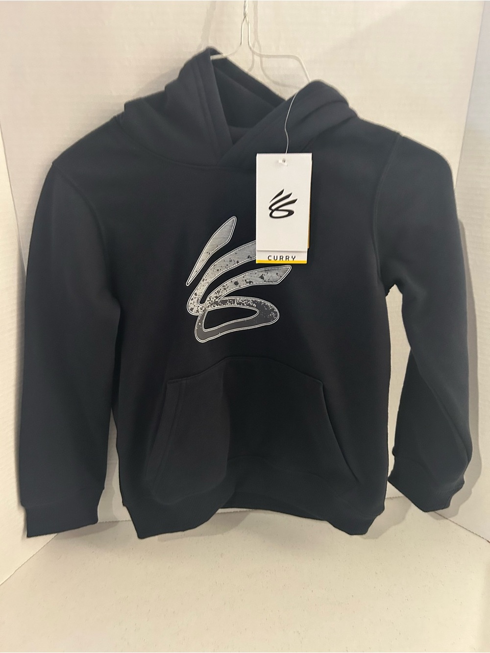 Under Armour Kids Black Curry Logo Pullover Hoodie Boys XS